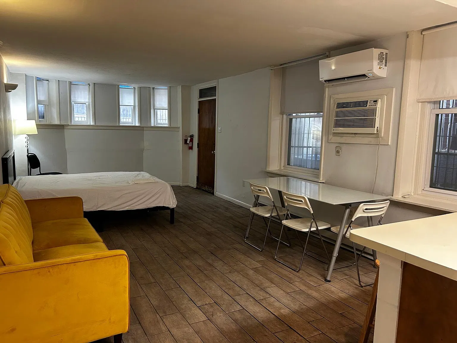 Studio, 400 sqft, $1,150 — Photo 4