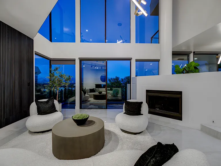 15125 Rayneta Dr — Photo 75
