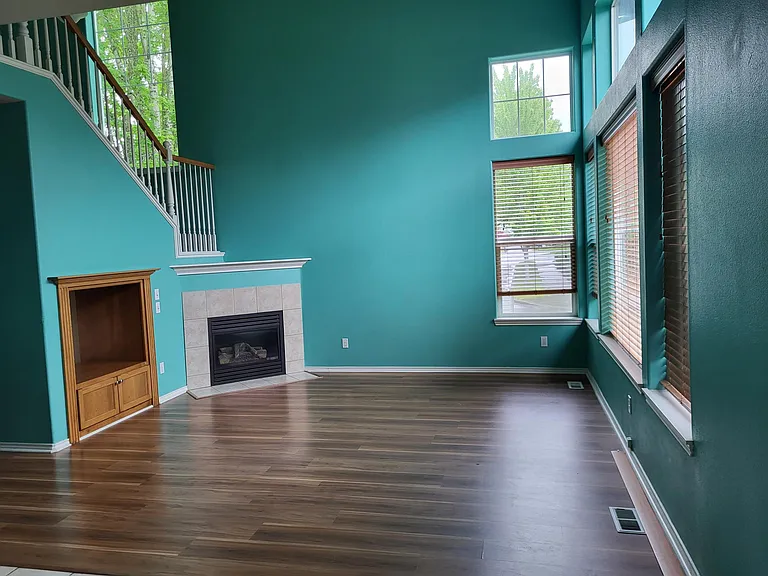 Large and spacious Family room.