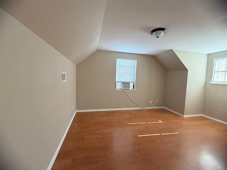 2513 Mulberry Ln — Photo 10