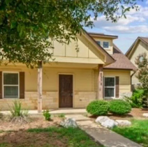 4 bed, 1775 sqft, $2,000 — Photo 2