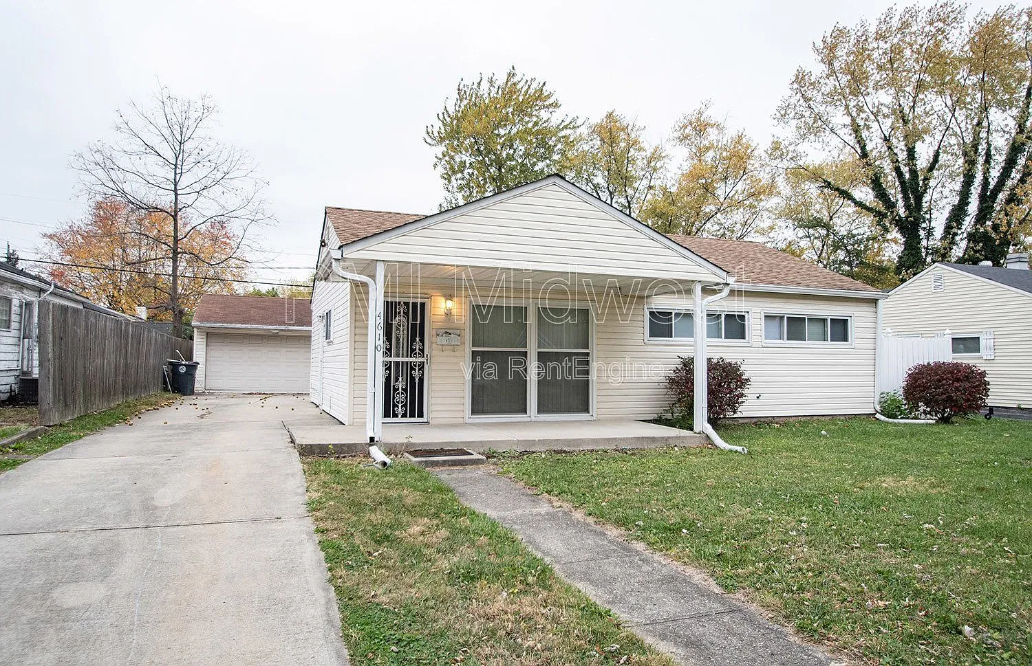 3 bed, 1.5 bath, 1152 sqft, $1,349 — Photo 1