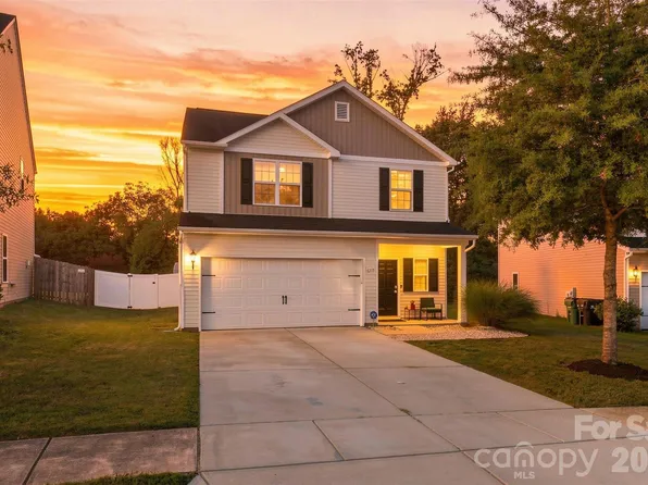 8219 Paw Valley Ln, Charlotte, NC 28214