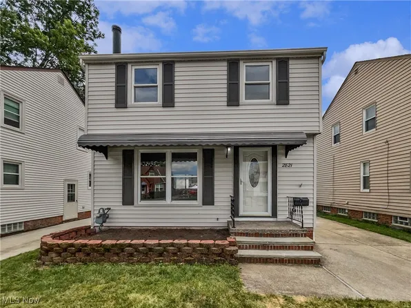 2821 Parklane Dr, Parma, OH 44134