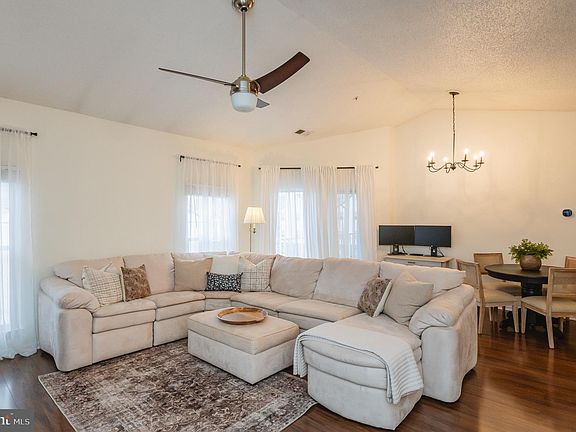 4th image of 1303 Sandwort Ct Unit 304
