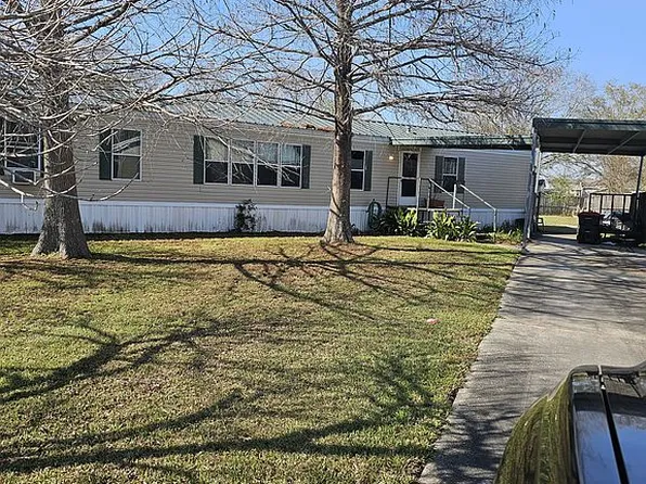 404 Windsong Dr, Youngsville, LA 70592