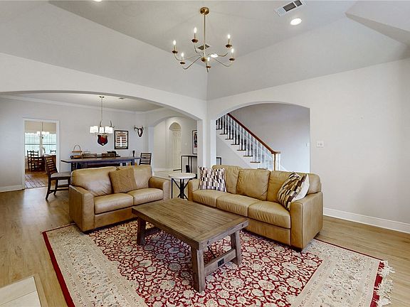 5th image of 922 Grand Oaks Cir