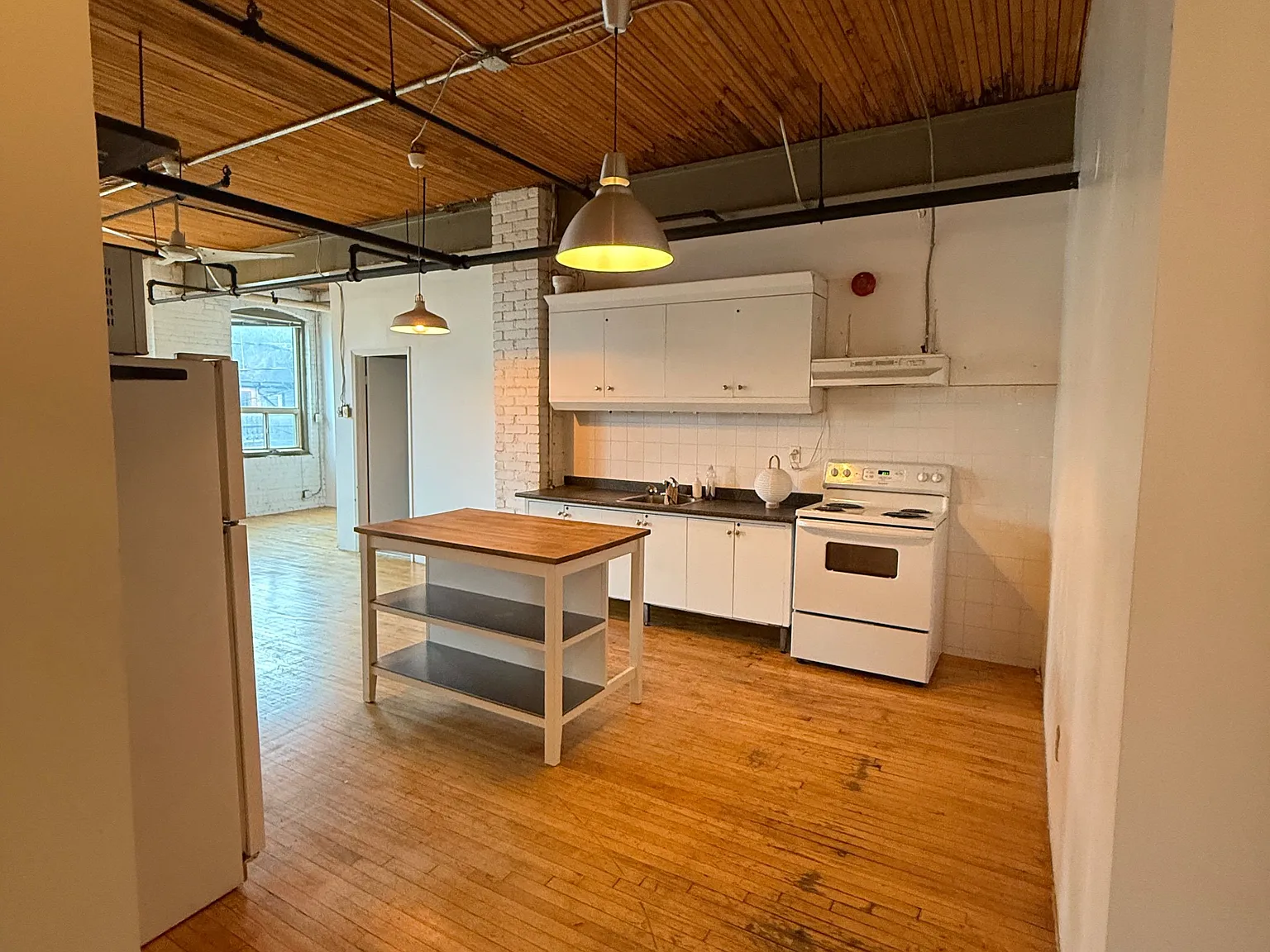 1 bed, $2,100 — Photo 2