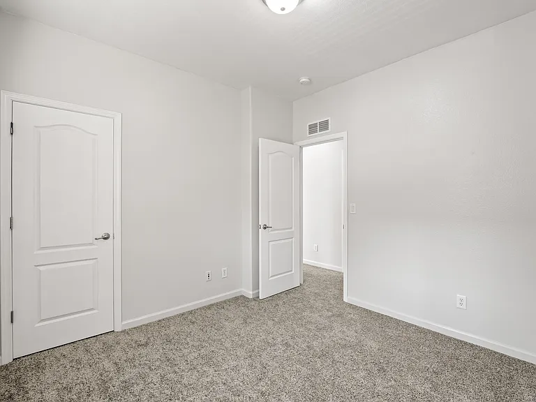 3665 Vermont Ln — Photo 17