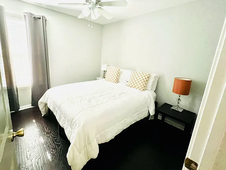 307 Claremont Ave — Photo 10