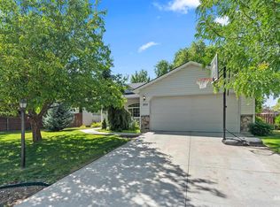 202 E Hillgreen Dr, Kuna, ID 83634