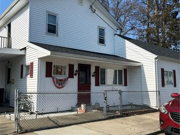 77 Heroux Ave, Woonsocket, RI 02895