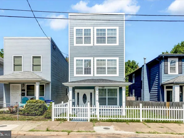 912 45th Pl NE, Washington, DC 20019