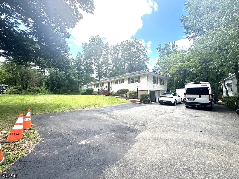 9 Carteret Rd