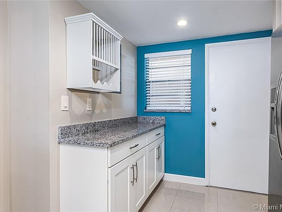 5th image of 1670 NE 191st St #1043