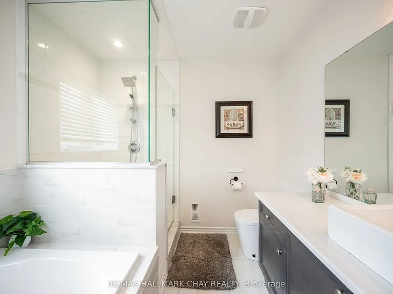 41 Masters Cres — Photo 12