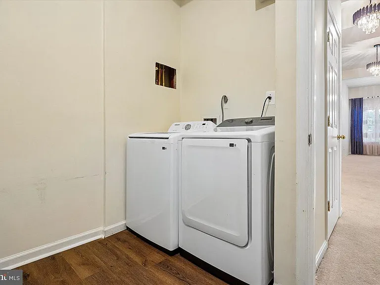 3802 Koval Ln — Photo 22