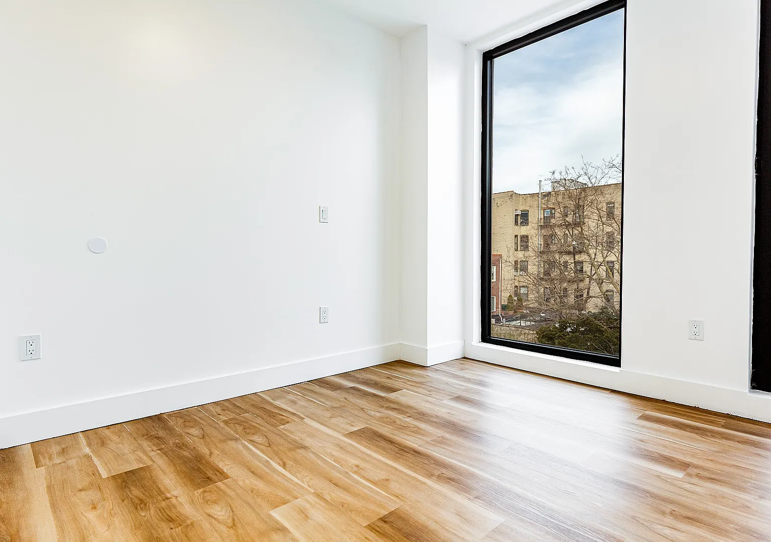 303 Wythe Avenue — Photo 2
