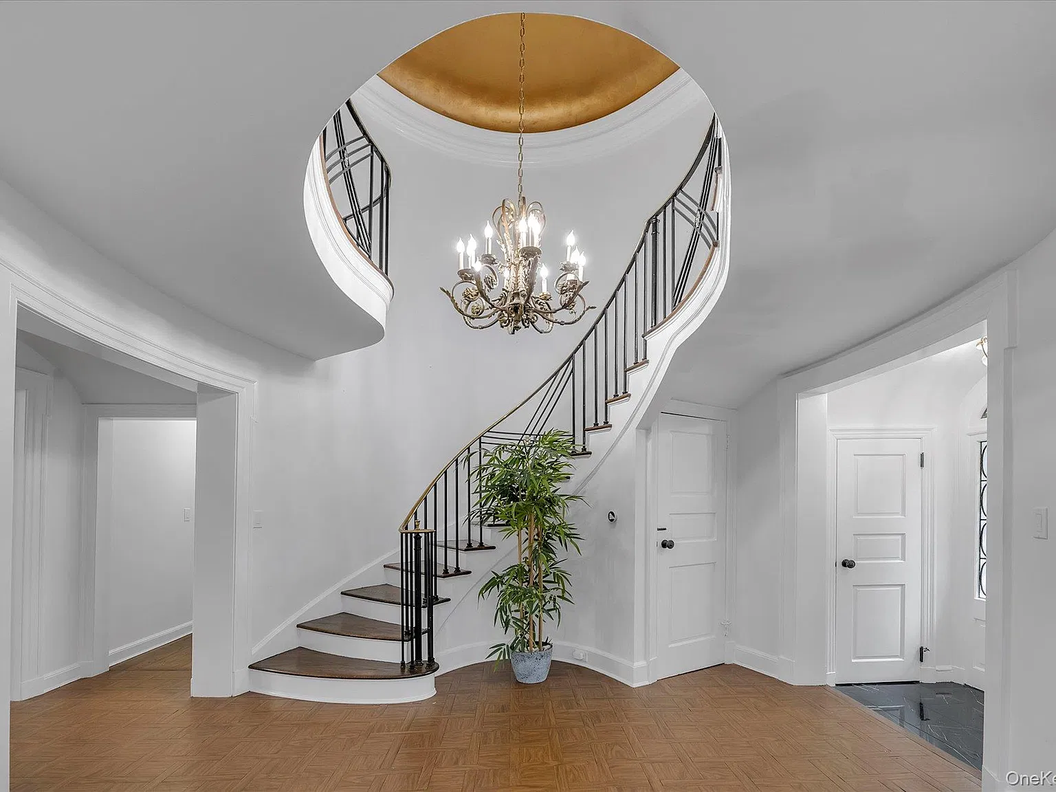 7 bed, 4.5 bath, 4122 sqft, $15,000 — Photo 3