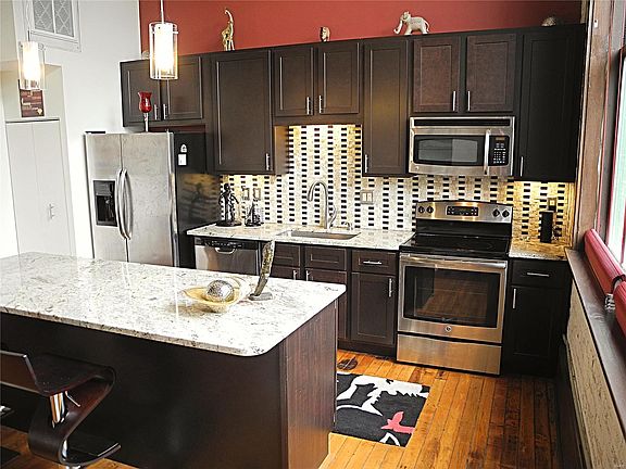 3rd image of 4242 Laclede Ave APT 109