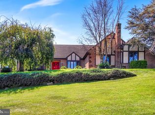 28 Rosewood Dr, Brownstown, PA 17508