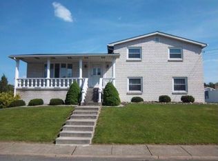 168 McKinley Dr, Follansbee, WV 26037