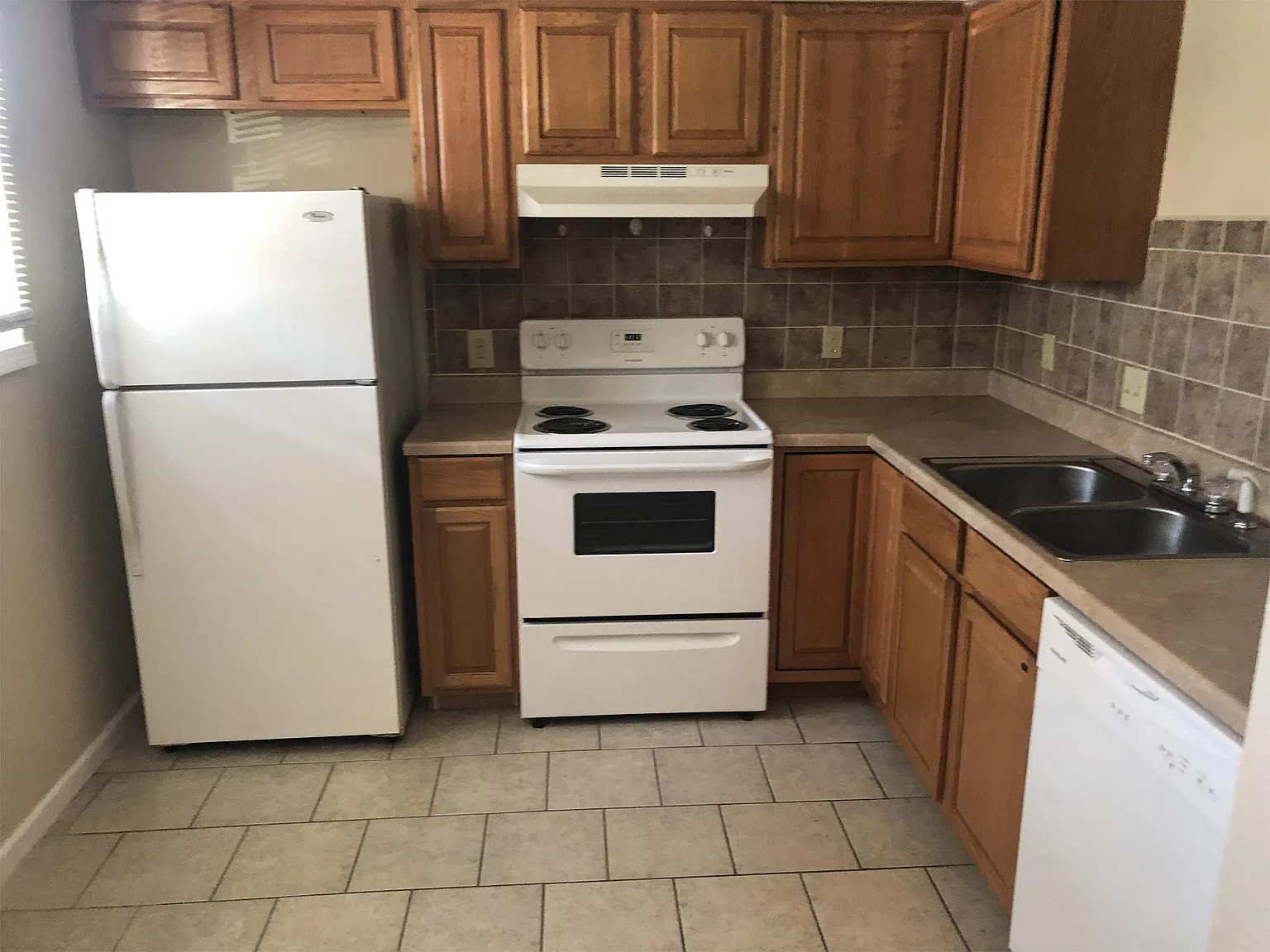1512 S Meridian Ave — Photo 3
