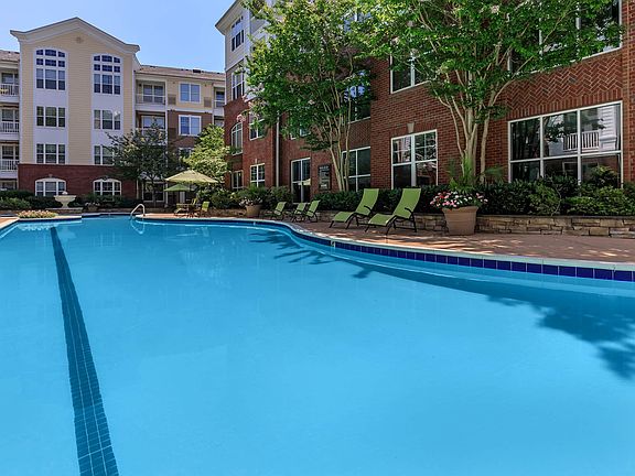 SHIMMERING SWIMMING POOL