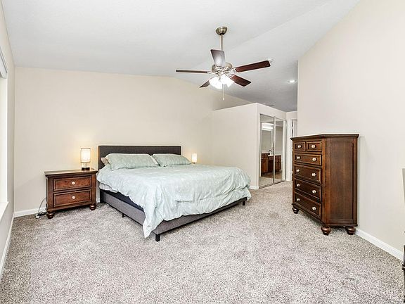 4th image of 5850 Stonebridge Cir #303