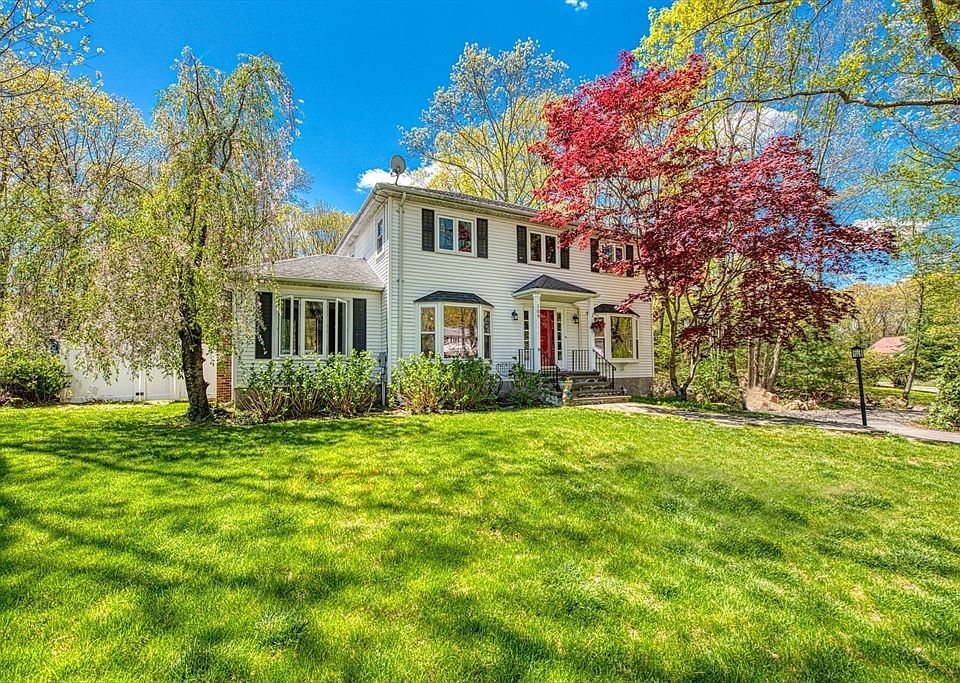 1st image of 109 Oak Hill Dr