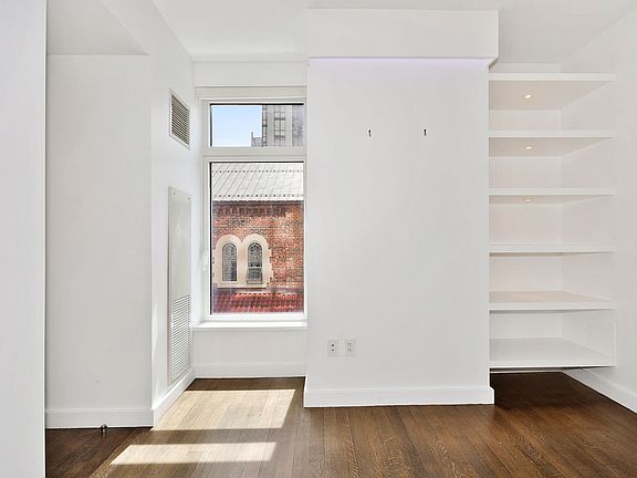 4th image of 400 E 67th St APT 4A