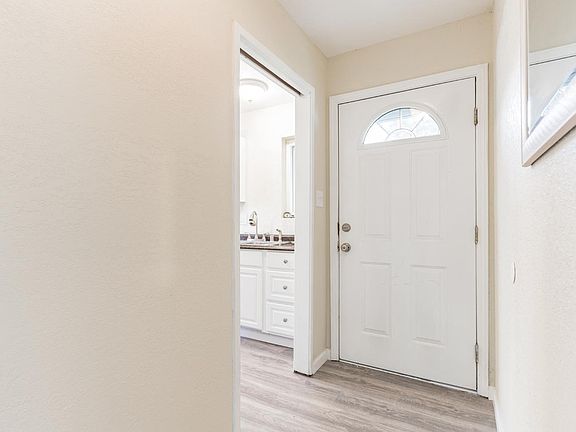 3rd image of 804 Barbara Way
