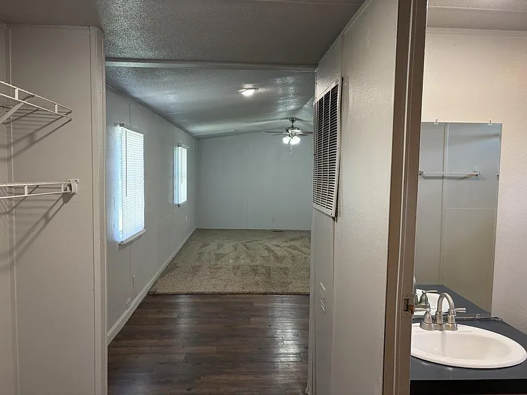 1219 W Choctaw St #16 — Photo 18