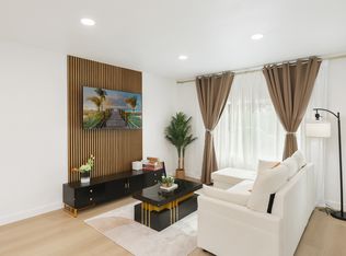1011 W Richland St, Santa Ana, CA 92703