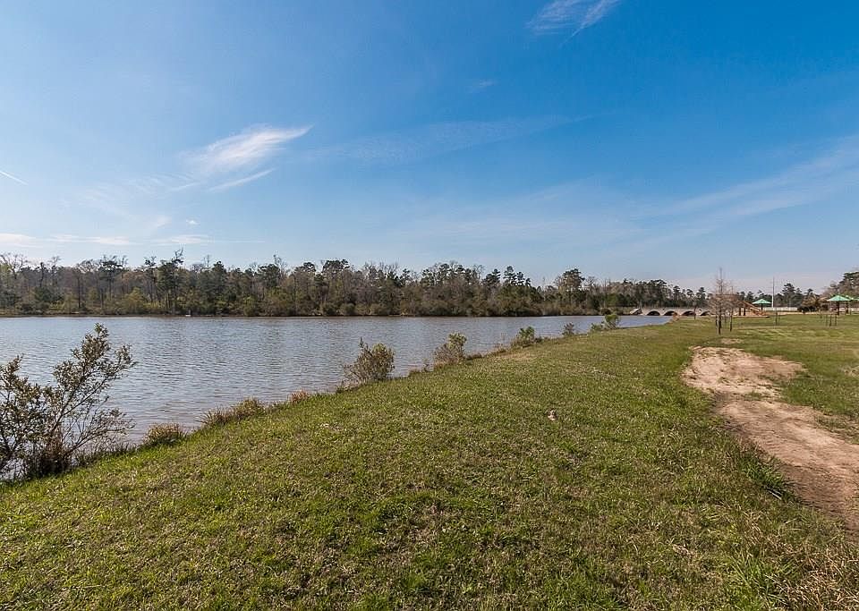 1st image of 9045 Stone Oak Dr