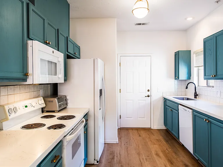 Pine Leaf Ln — Photo 10