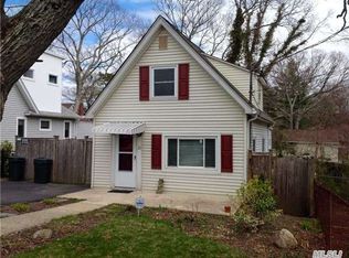 21 Highland Rd, Rocky Point, NY 11778