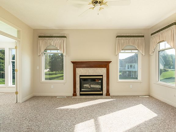 4th image of 4749 Brentwood Ct