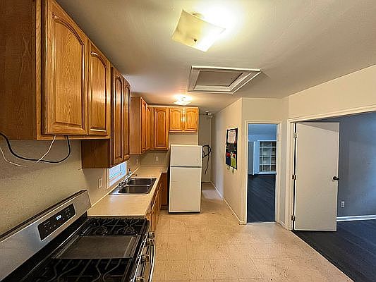 2nd image of 2823 Avenue I Floor 3