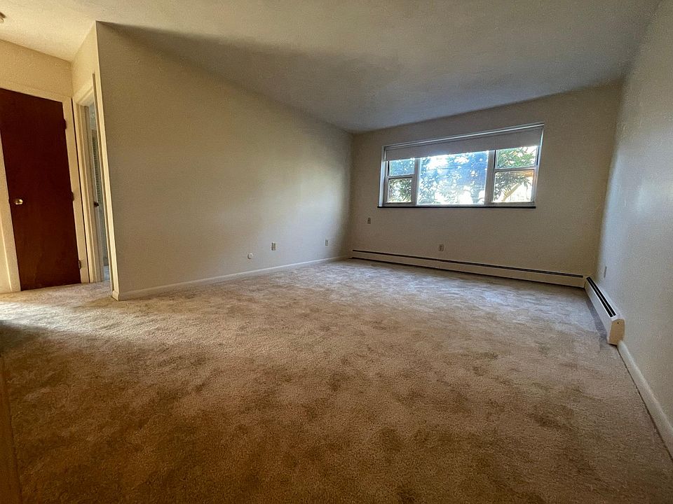 181 Lexington St Auburndale, MA Zillow Apartments for Rent in