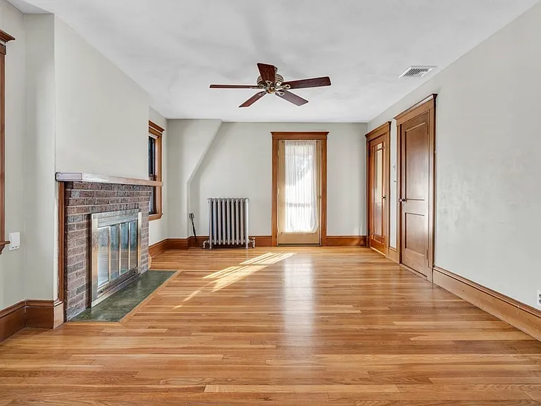 11-13 Bridgham Ave #2 — Photo 8