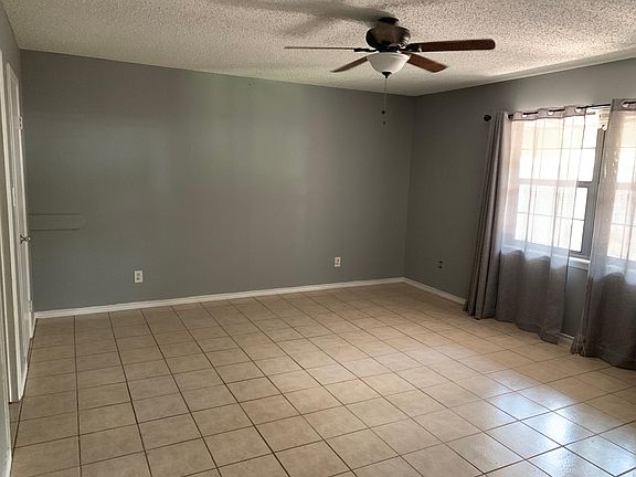 3rd image of 421 E Upas Ave