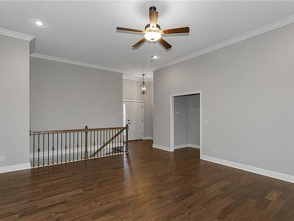 4th image of 9034 N Monroe Ave