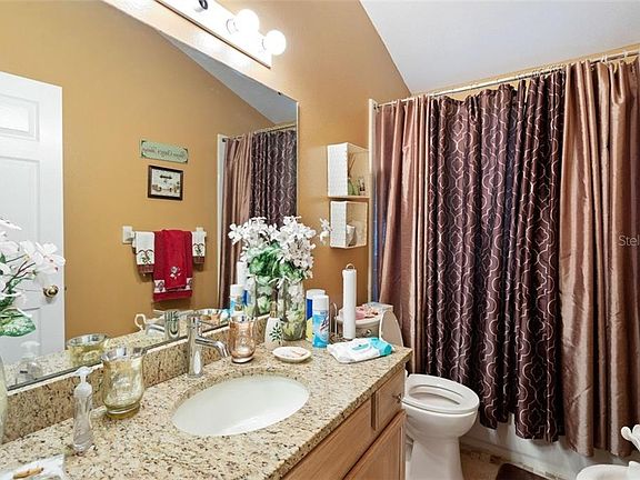 4th image of 4030 Maplegrove Dr #2