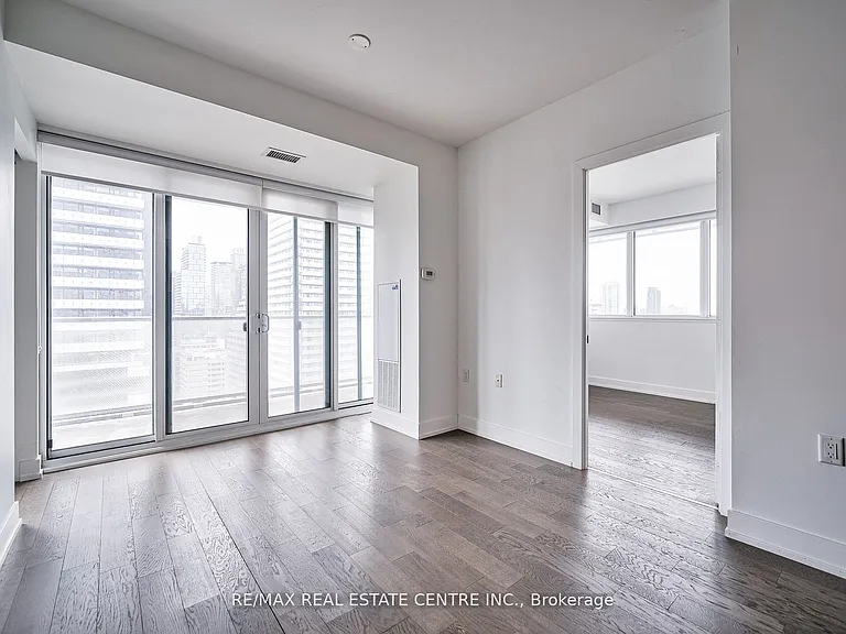 7 Grenville St #2605 — Photo 15