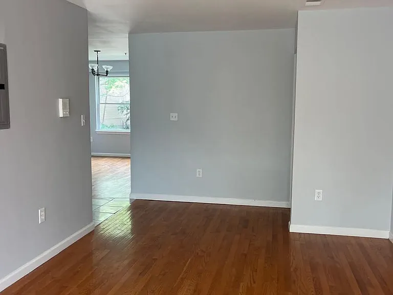 565 Hawthorne Ave #3 — Photo 2