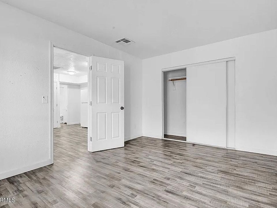 2nd image of 1123 W Fillmore St APT 2