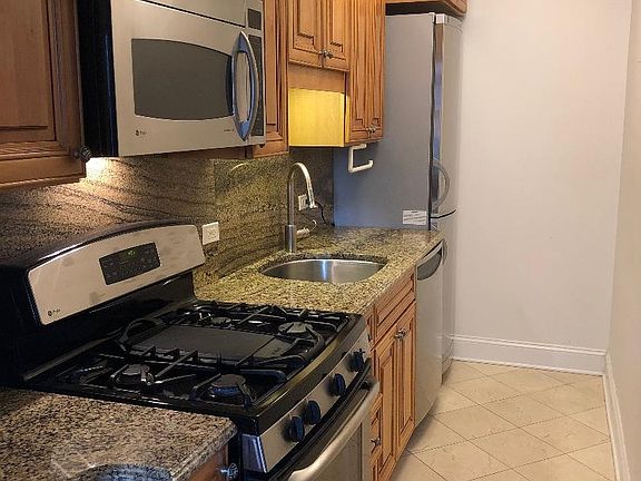 5th image of 2000 N Lincoln Park W #805