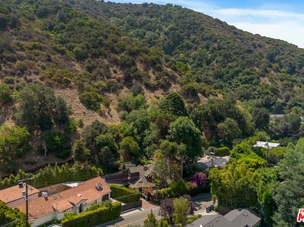 2030 Benedict Canyon Dr, Beverly Hills, CA 90210