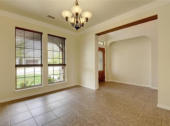 4th image of 110 Saint Richie Ln